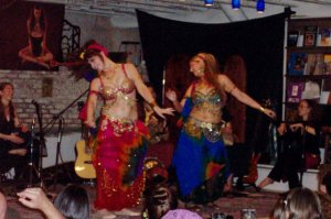 Kawakib and Adara Janaani dancing to live music